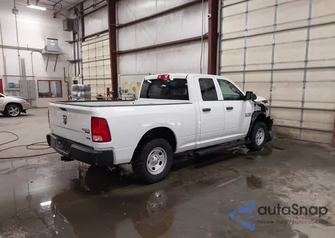 2017 Ram 1500 Tradesman 4X4 6'4 Box z USA, uszkodzony, nr VIN 1C6RR7FG8HS770142